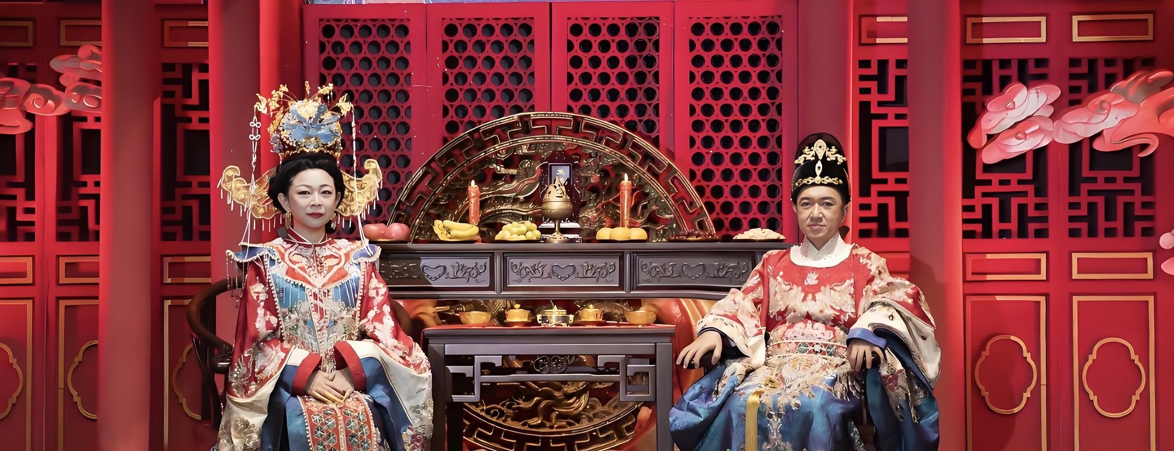 南洋一抹中国红 : 50岁的马来西亚华人姐姐举办明制婚礼破1亿播放！