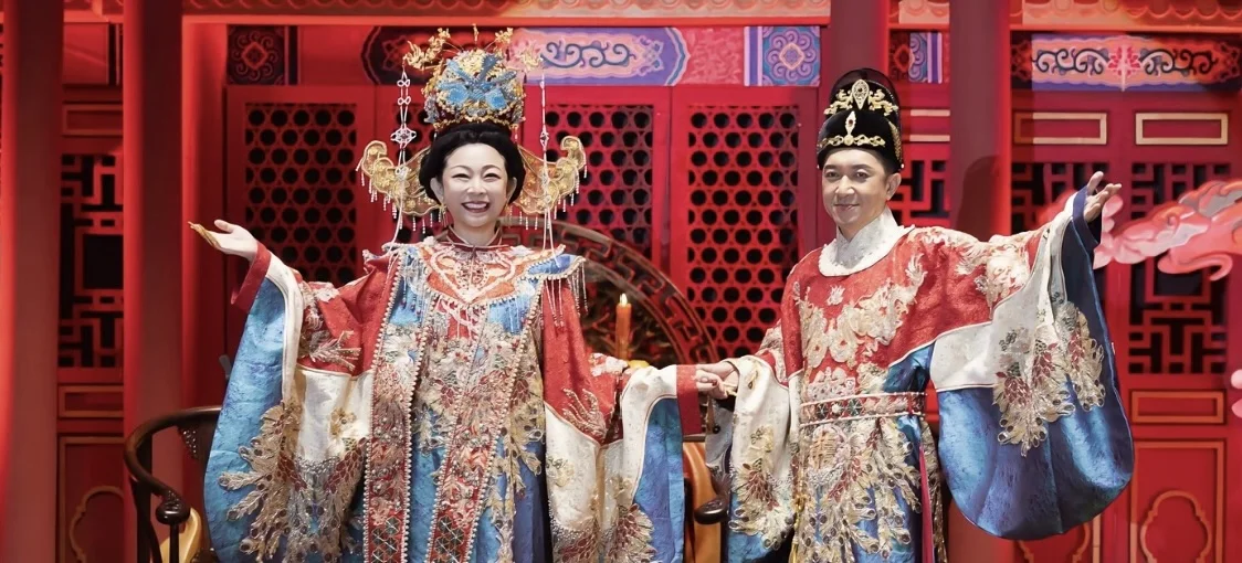 南洋一抹中国红 : 50岁的马来西亚华人姐姐举办明制婚礼破1亿播放！