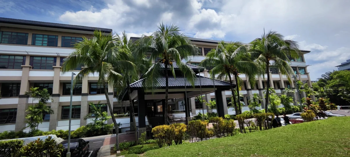 玻璃市大学塞城新校区_1_Rose学姐讲升学_来自小红书网页版.jpg