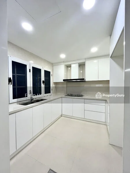 出租 | Menara Mutiara
