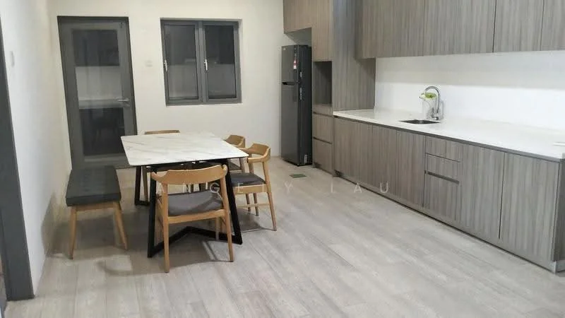 出租 | Lakefront Residence